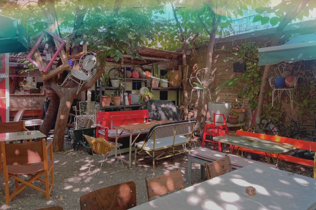 alice garden coffee shop barcelona free wifi