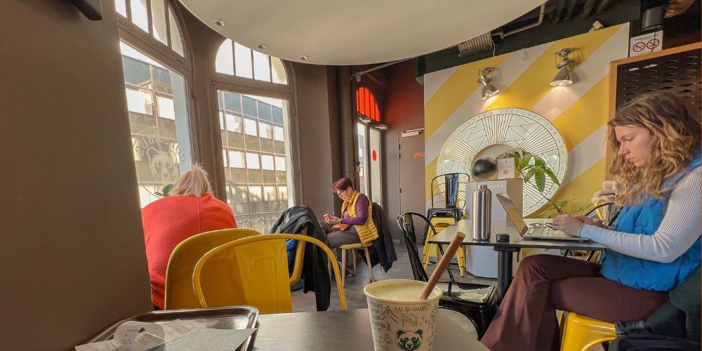 columbus cafe & co Nice, côte d'azur, France coffee shop with free wifi