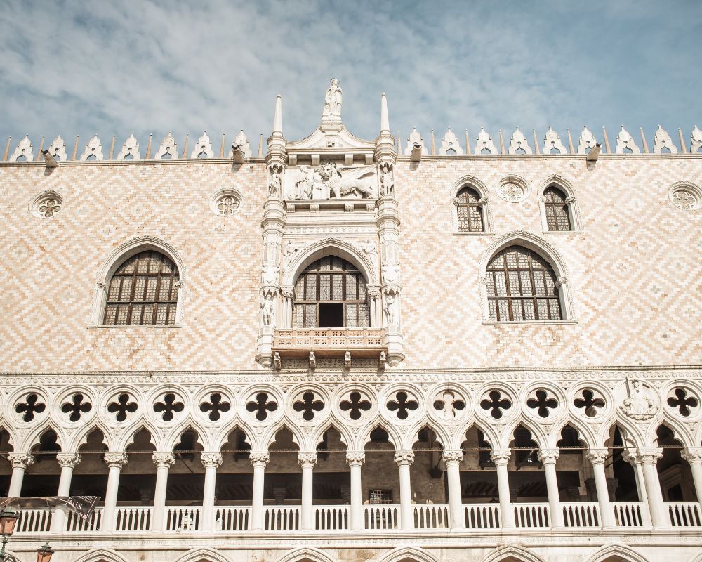 doge's palace venice italy